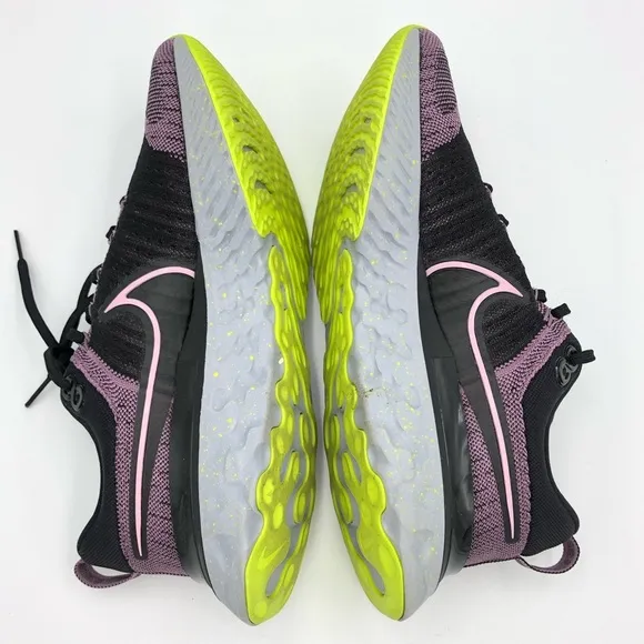 Nike Women's React Infinity Run Flyknit 2 Running Shoes