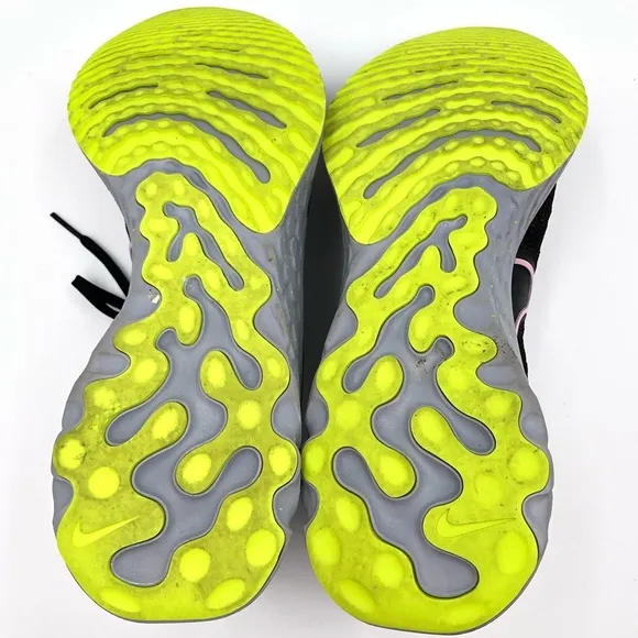 Nike Women's React Infinity Run Flyknit 2 Running Shoes