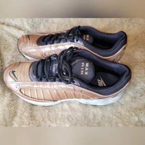 Nike Air Max, sz9, Men's ,pink and black  .