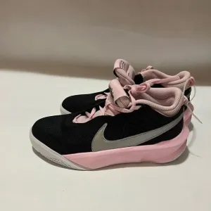Nike Team Hustle D Shoes size 6y