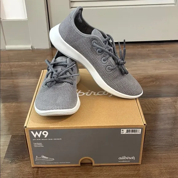NWB Allbirds Tree Runner Mist White Women’s Sz 9