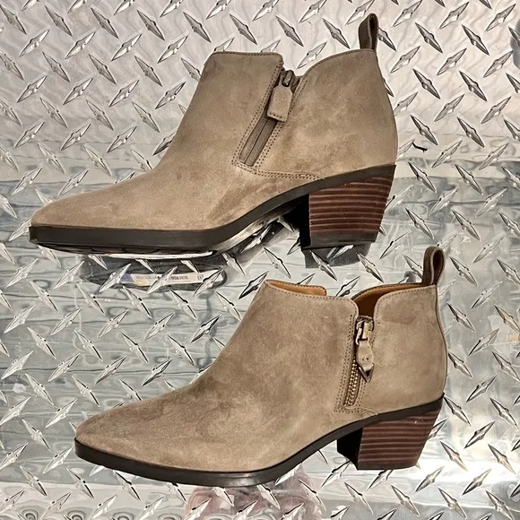 NWOB $169 Waterproof Vionic Cecily Suede Bootie - Stone -