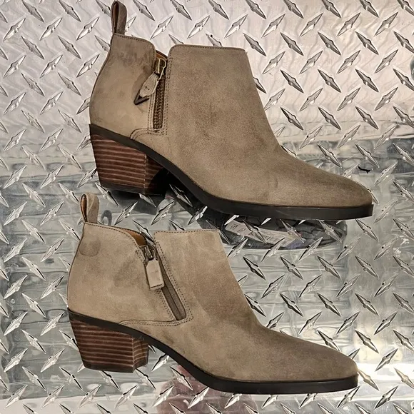 NWOB $169 Waterproof Vionic Cecily Suede Bootie - Stone -