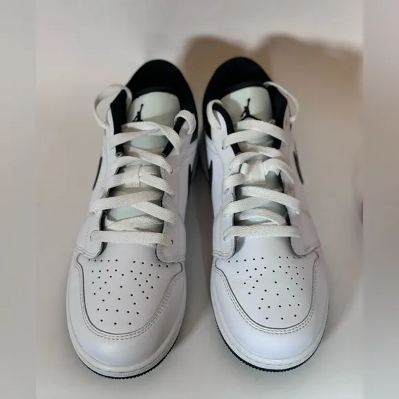 NWOB Air Jordan 1 Low Big Kids' Shoes