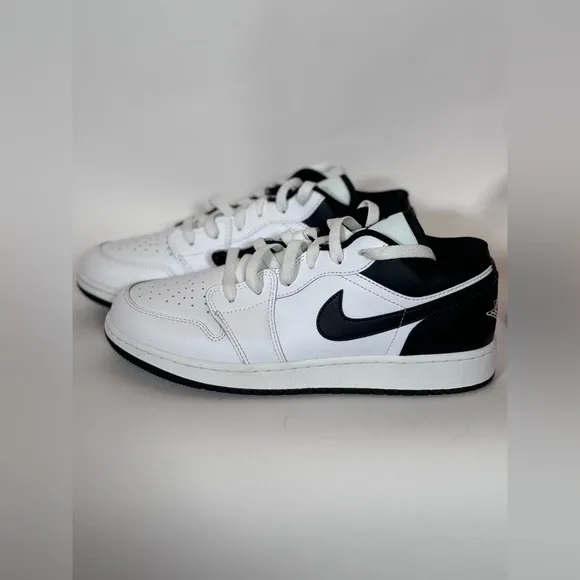 NWOB Air Jordan 1 Low Big Kids' Shoes