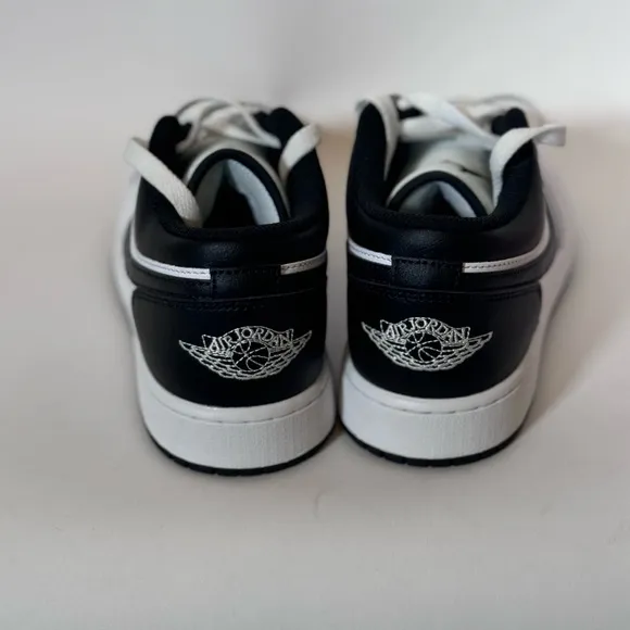 NWOB Air Jordan 1 Low Big Kids' Shoes