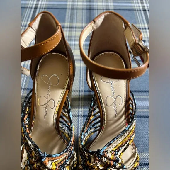NWOB Jessica Simpson Ignatia platform multi colored heel, size 8.5