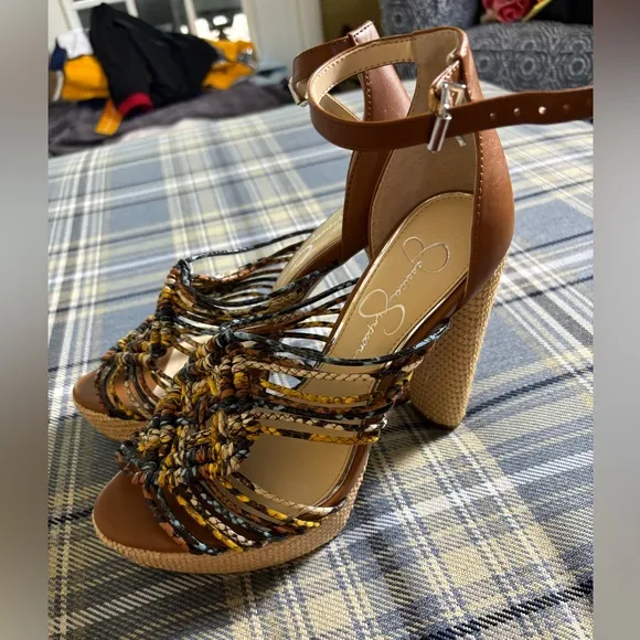 NWOB Jessica Simpson Ignatia platform multi colored heel, size 8.5
