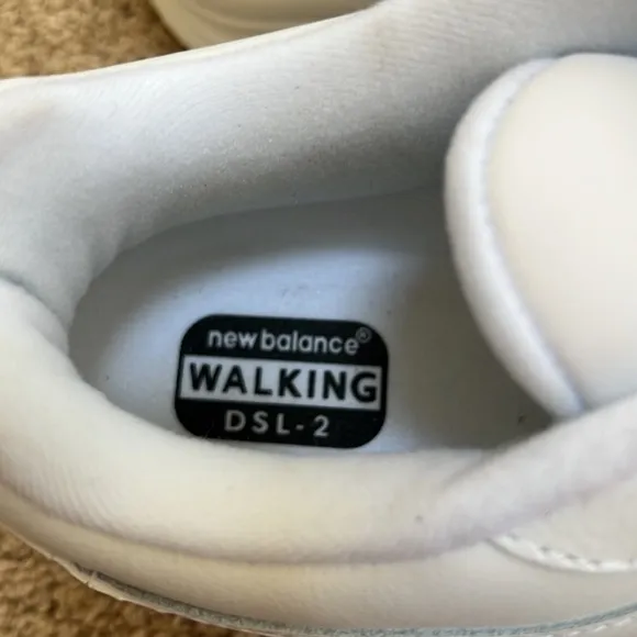 NWOB! NEW BALANCE 577 Size 11 all leather walking shoes
