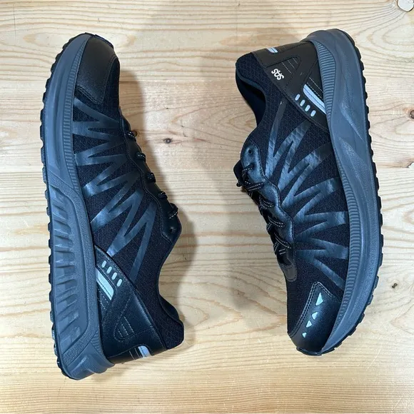 NWOB SAS Pursuit Vibram Lace Up SneakersStability Men’s D width Black/Black