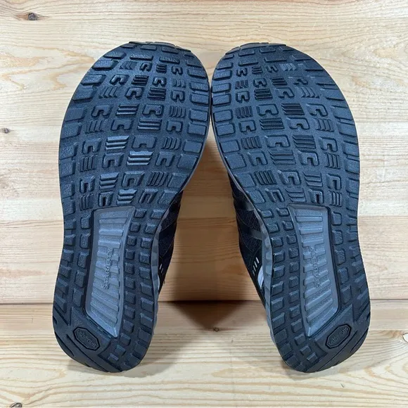 NWOB SAS Pursuit Vibram Lace Up SneakersStability Men’s D width Black/Black