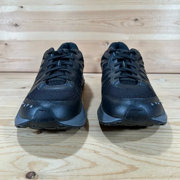 NWOB SAS Pursuit Vibram Lace Up SneakersStability Men’s D width Black/Black