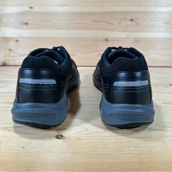NWOB SAS Pursuit Vibram Lace Up SneakersStability Men’s D width Black/Black