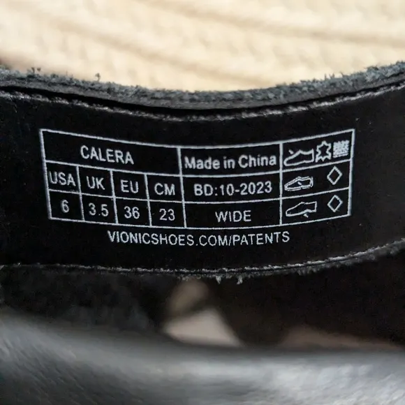 NWOB VIONIC Calera Black Wedge Shoes Sandals 6