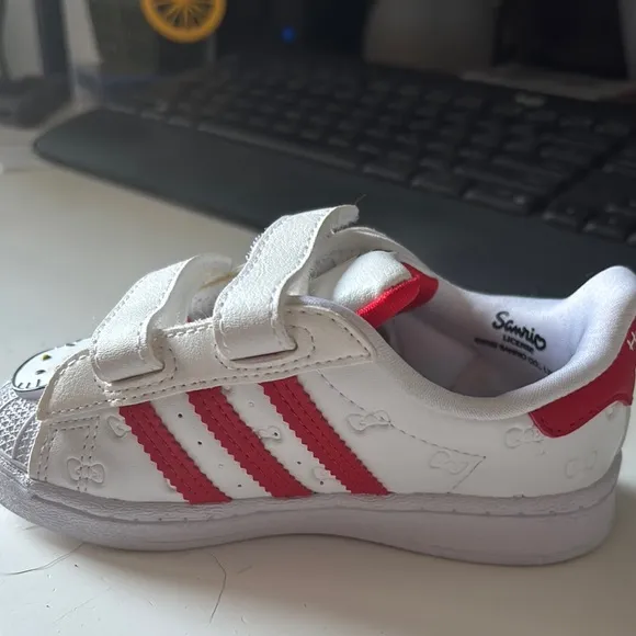 NWOT Adidas x Hello Kitty Superstar Kids Shoes