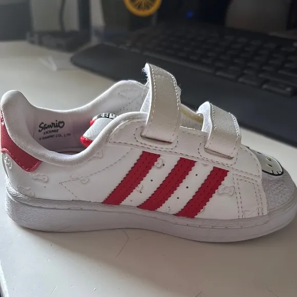 NWOT Adidas x Hello Kitty Superstar Kids Shoes