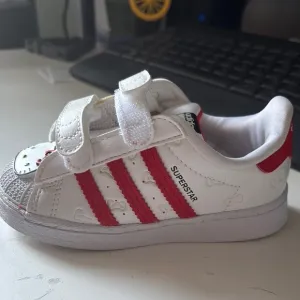 NWOT Adidas x Hello Kitty Superstar Kids Shoes