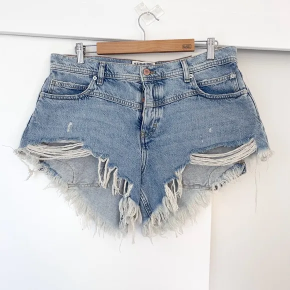 NWOT Free People Westwood Cutoff  Distressed Mid Rise High Low Short Size 31