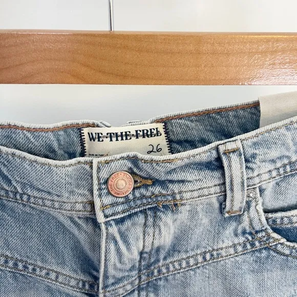 NWOT Free People Westwood Cutoff Mid Rise High Low Distressed Short Size 26