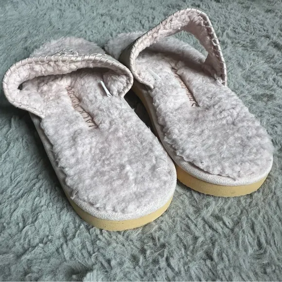 NWOT Jack Rogers Fluffy Pink Slippers Flip Flops with Suede &amp; Leather Details