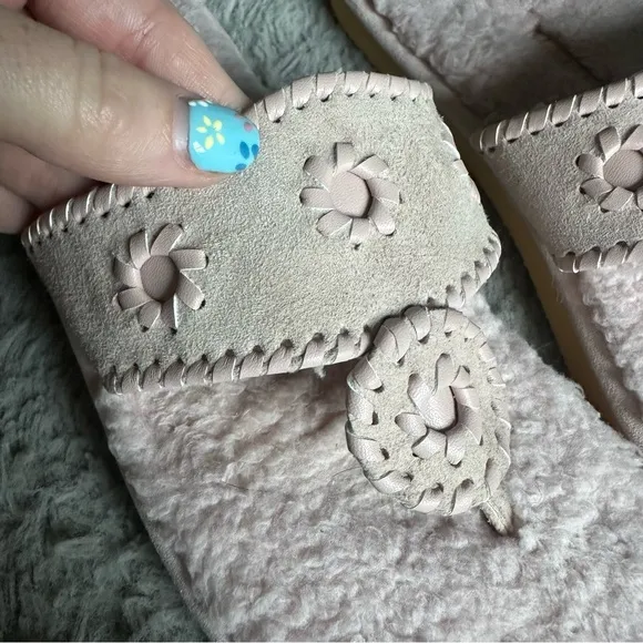 NWOT Jack Rogers Fluffy Pink Slippers Flip Flops with Suede &amp; Leather Details
