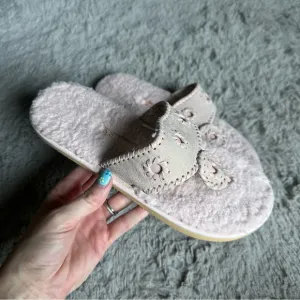 NWOT Jack Rogers Fluffy Pink Slippers Flip Flops with Suede &amp; Leather Details
