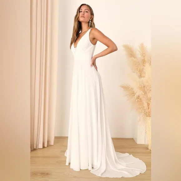 NWOT Lulus Modern Day Romance White Sleeveless Plunge Maxi Dress