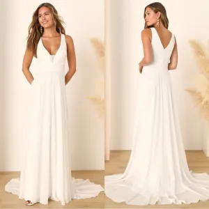 NWOT Lulus Modern Day Romance White Sleeveless Plunge Maxi Dress
