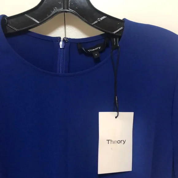 NWT $365 Theory Modern Seamed Shift Fit-and-Flare Dress in size 6!