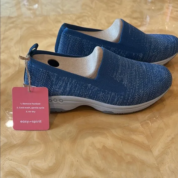 NWT-7W Easy Spirit BLUE Knit Slip-On Shoes
