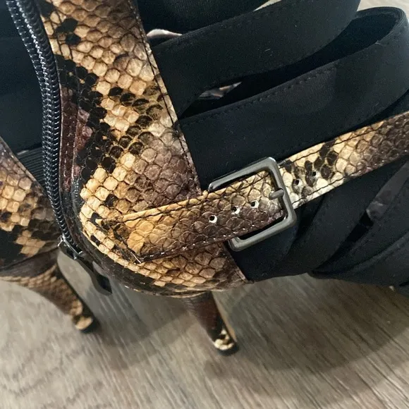 NWT BURJU Stay Strapped Snake and Lycra Strappy Dance Shoes | Size 7.5