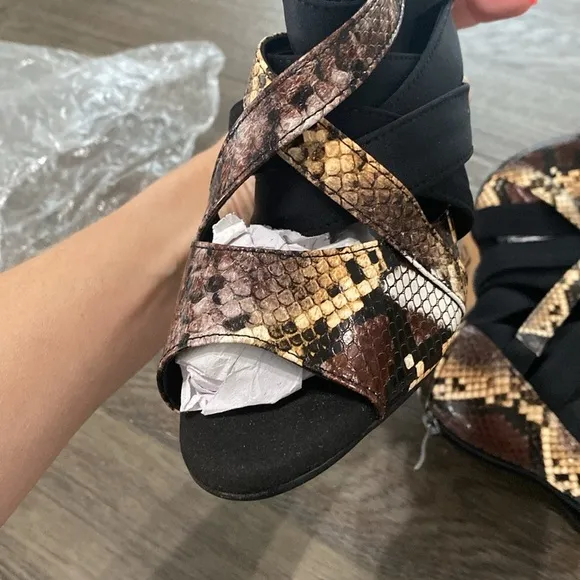 NWT BURJU Stay Strapped Snake and Lycra Strappy Dance Shoes | Size 7.5