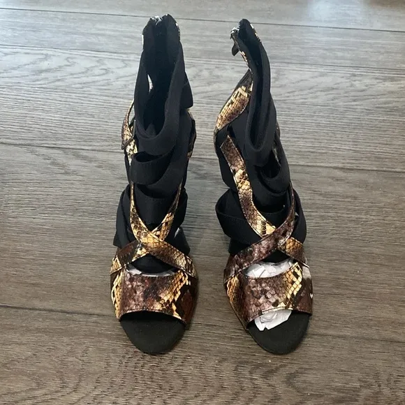 NWT BURJU Stay Strapped Snake and Lycra Strappy Dance Shoes | Size 7.5