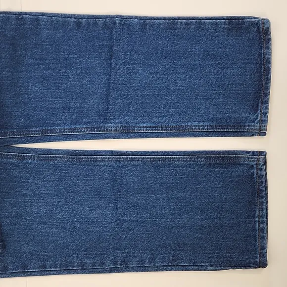 NWT CARHARTT 31×34 Flame Resistant Relaxed Fit Straight leg Jeans FLAWLESS