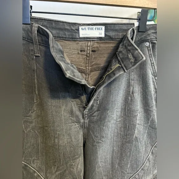 NWT Free People • We the Free • Vector Moto Jeans 30