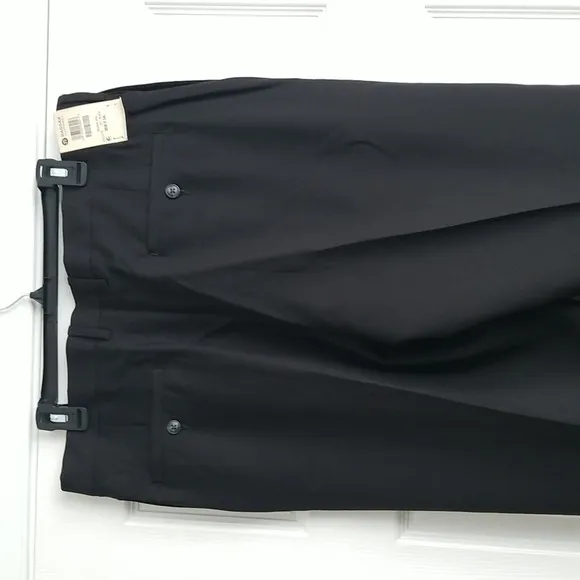 NWT Haggar Classic Fit Men's Dress Pants