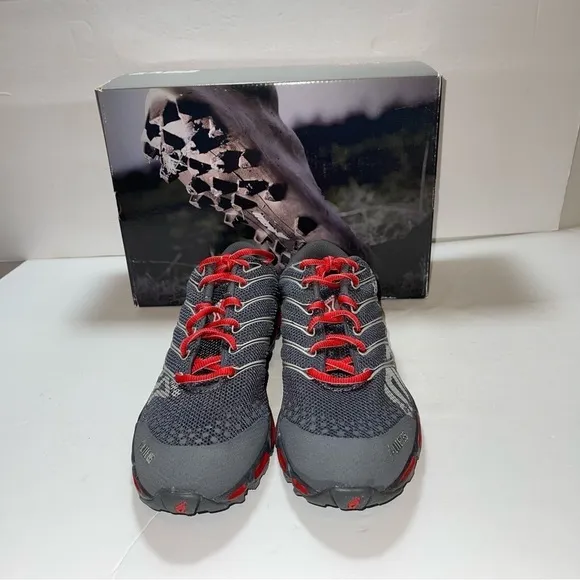 NWT INOV-8 BARE XF 210 Man Shoes Size 8