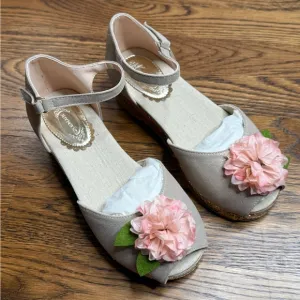 NWT Joyfolie Elianna Blush/ Beige Sandals with Pink Flower Accent