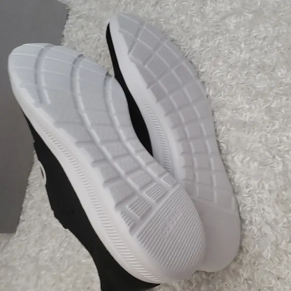 NWT Men's Adidas Slip-on Running Shoes