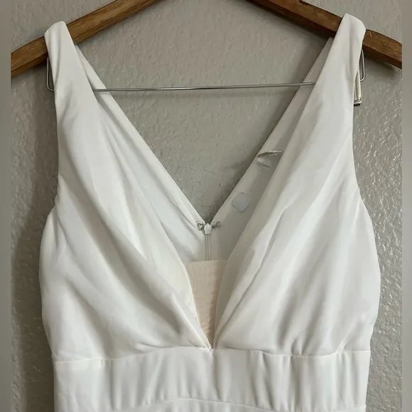 NWT Modern Day Romance White Sleeveless Plunge Maxi Dress