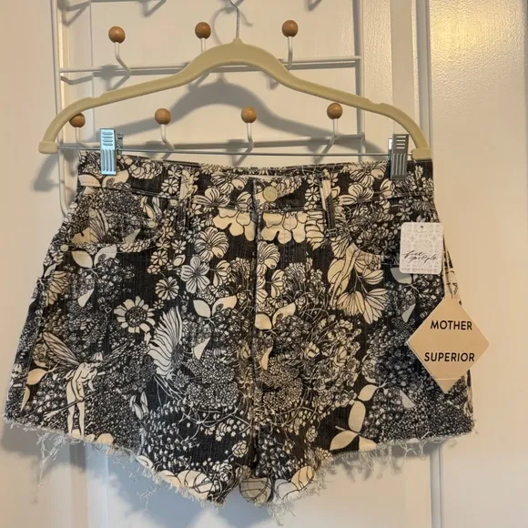NWT MOTHER The Tippy Top Tomcat Fray Shorts