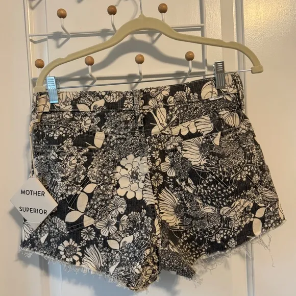 NWT MOTHER The Tippy Top Tomcat Fray Shorts