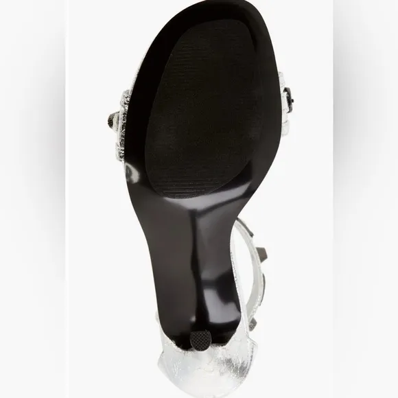 NWT Steve Madden Precious Sandals in silver with studs. Sz. 7 1/2.