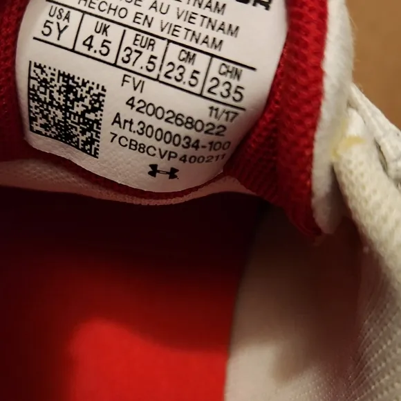 NWT Under Armour A B Critter Encounter IV Sneakers