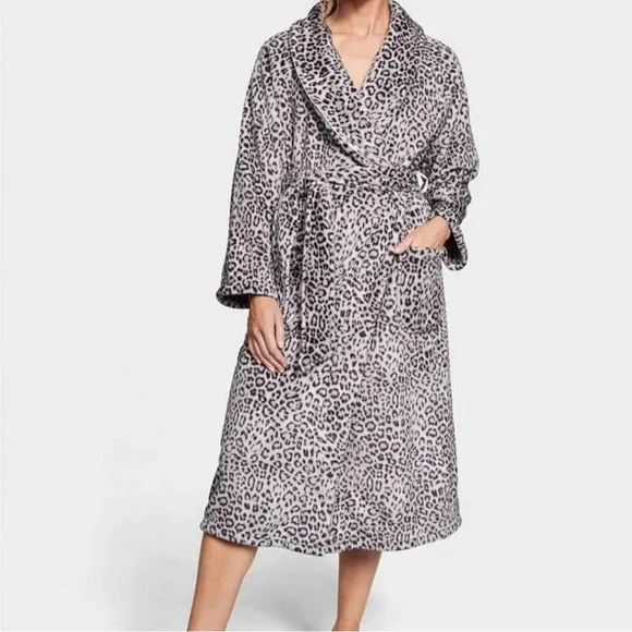NWT Victoria’s Secret Leopard Cheetah Long Robe size XL/XXL