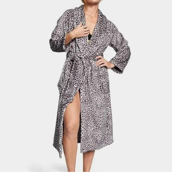 NWT Victoria’s Secret Leopard Cheetah Long Robe size XL/XXL