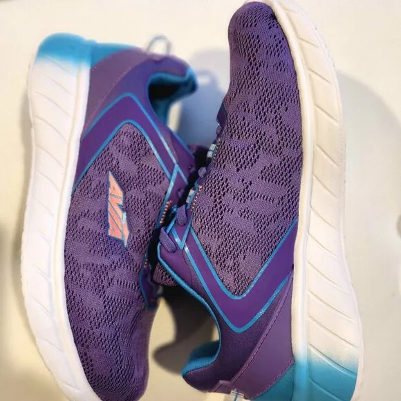 NWT Women Shoes Avia Athletic Size Women 7.5,  Youth 5.5, Purple Lightweight NEW