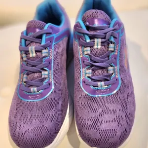 NWT Women Shoes Avia Athletic Size Women 7.5,  Youth 5.5, Purple Lightweight NEW