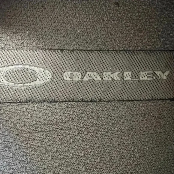Oakley mens golf shoes. Size: 10. Style: 14010-100