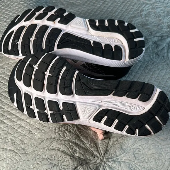 Oasis Pink and Black Performance Athletic Shoes